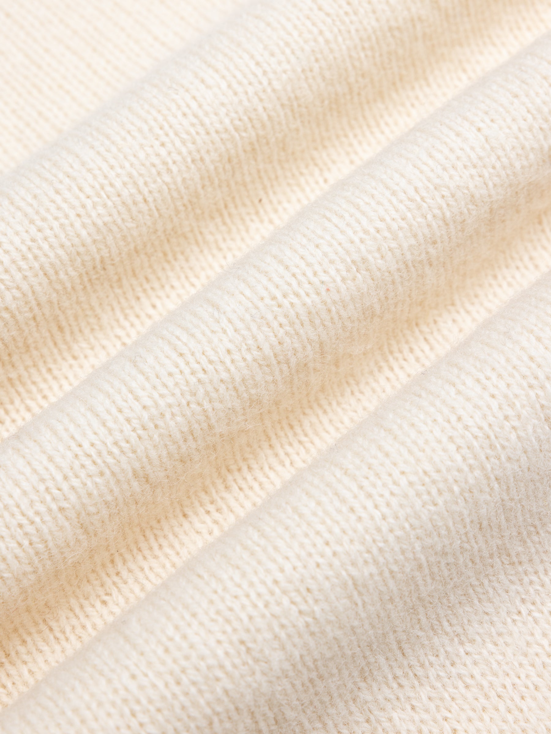 A cream Shetland lambswool fabric, used by menswear brand KESTIN.