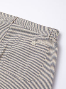 The back pocket of the KESTIN Aberlour Pant in white and blue seersucker.