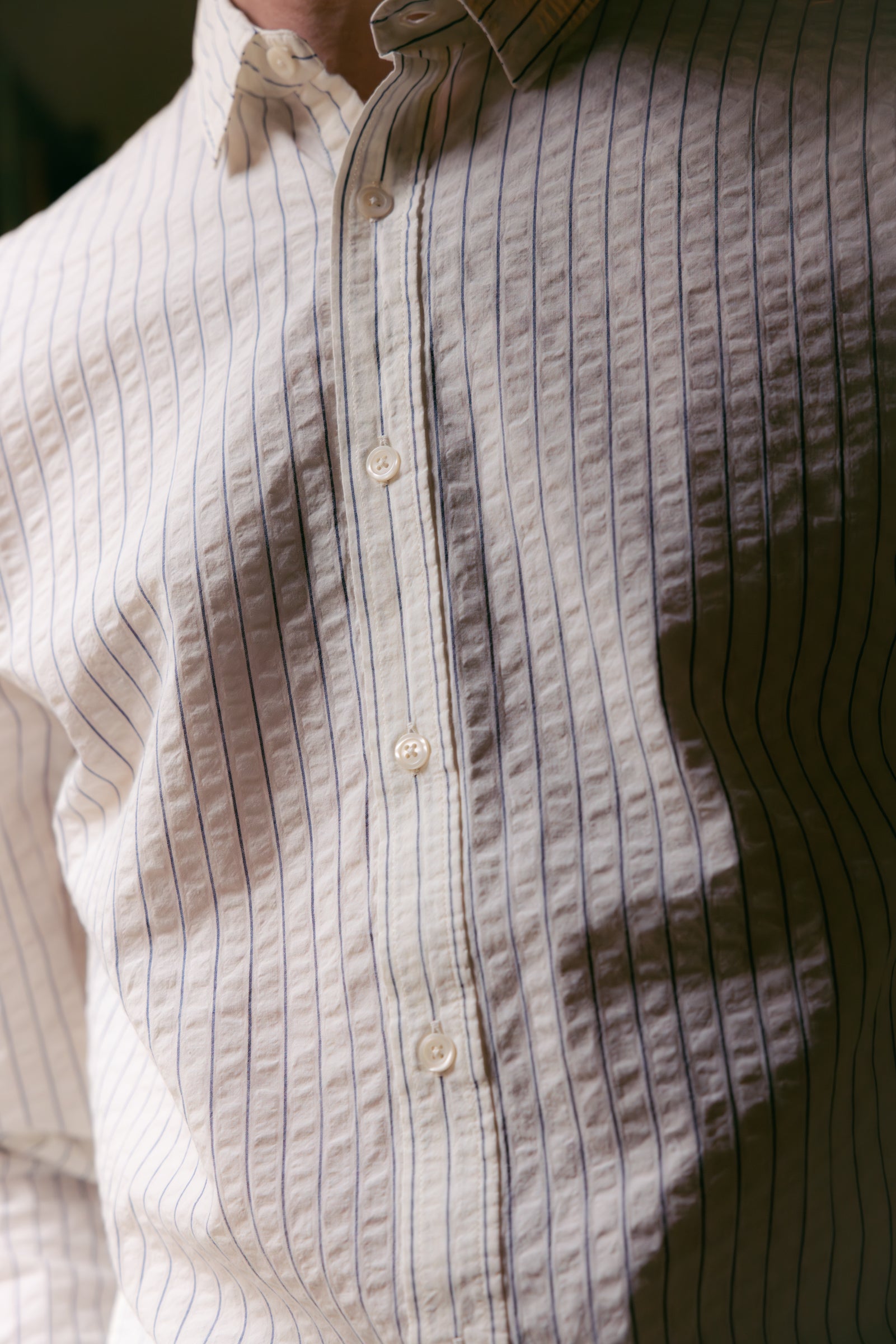 Dirleton Shirt in White / Blue Stripe Seersucker